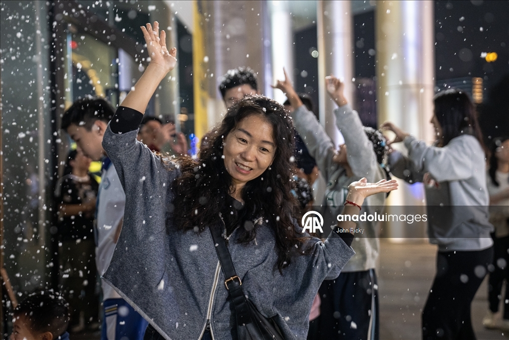 Guangzhou’da Noel atmosferi sokaklara yansıdı