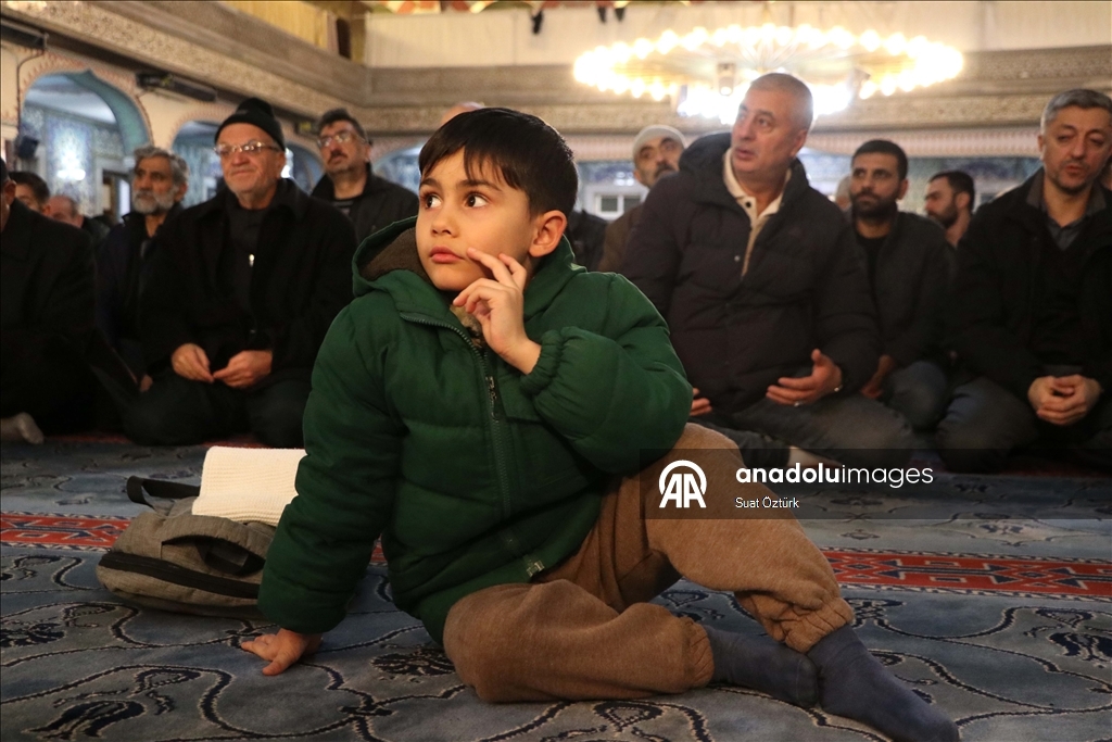 Elazığ'da Regaip Kandili dualarla idrak edildi