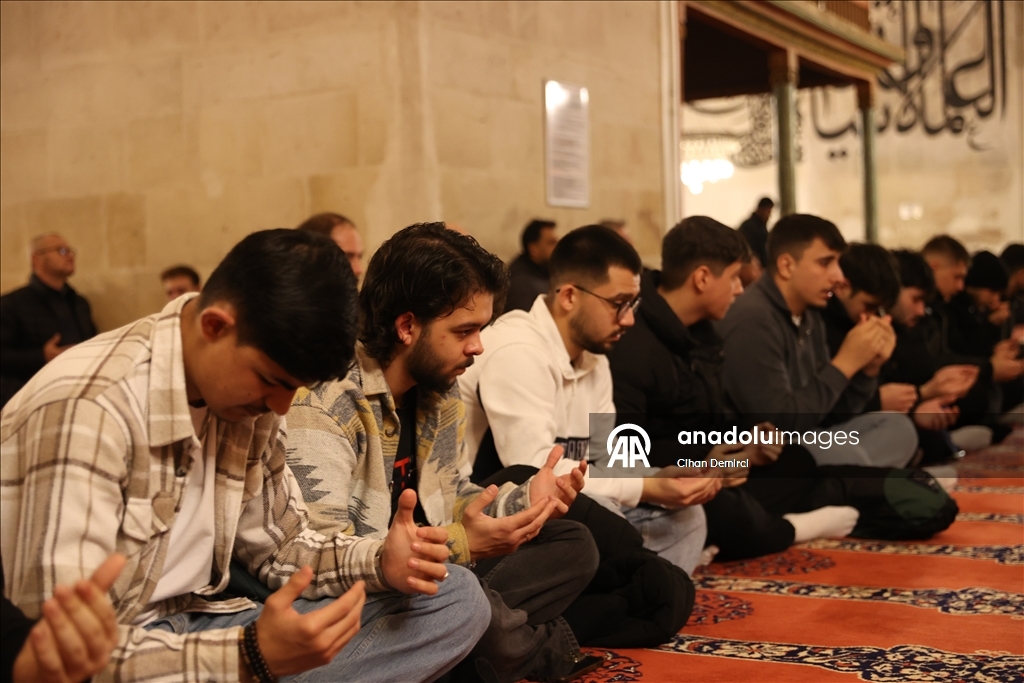 Edirne'de Regaip Kandili dualarla idrak edildi