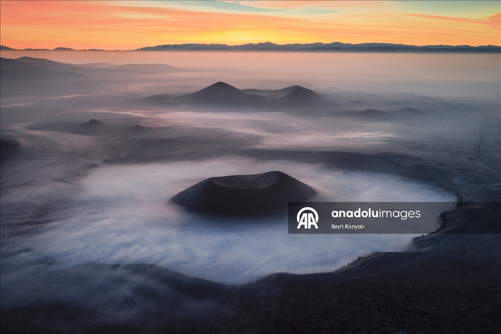 Meke Gölü sabah sisiyle kartpostallık görüntüler sundu