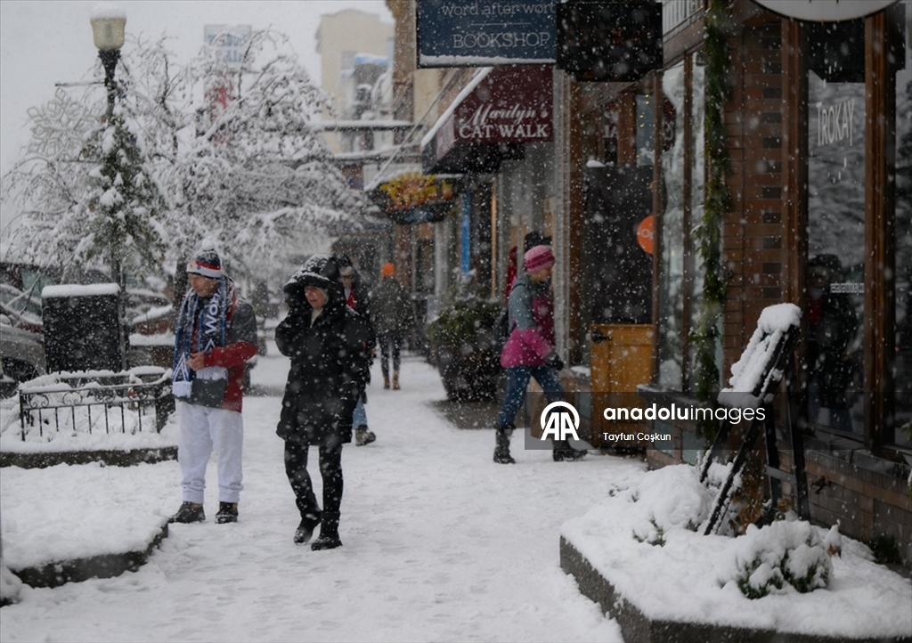 California'da kar yağışı etkili oldu