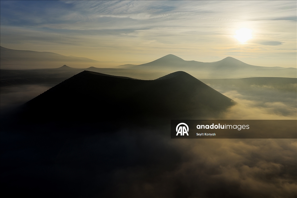 Meke Gölü sabah sisiyle kartpostallık görüntüler sundu