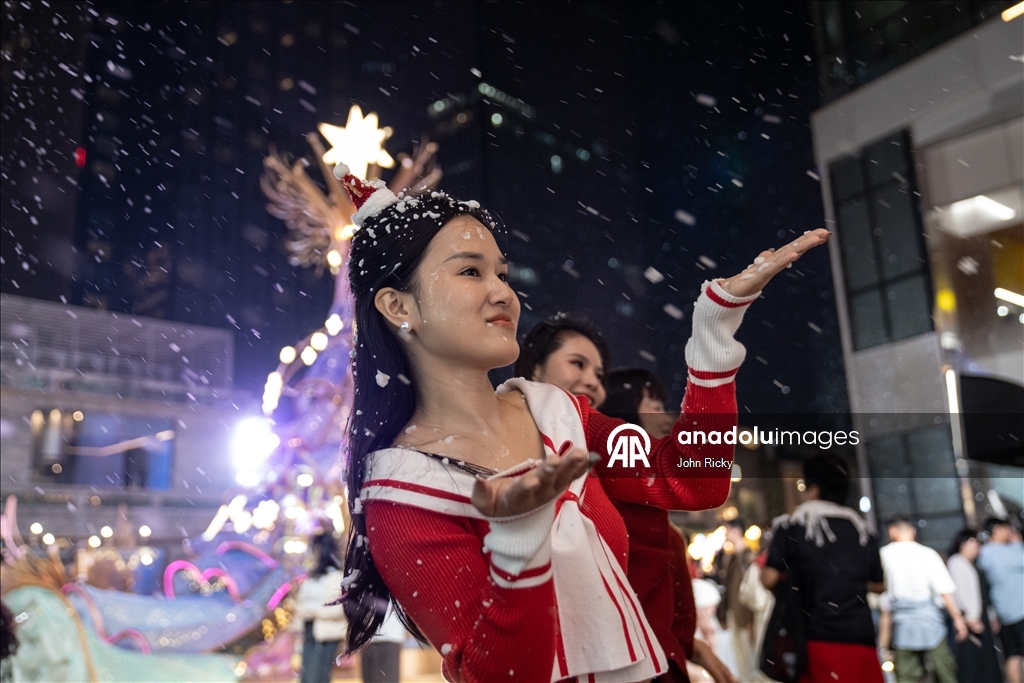 Guangzhou’da Noel atmosferi sokaklara yansıdı