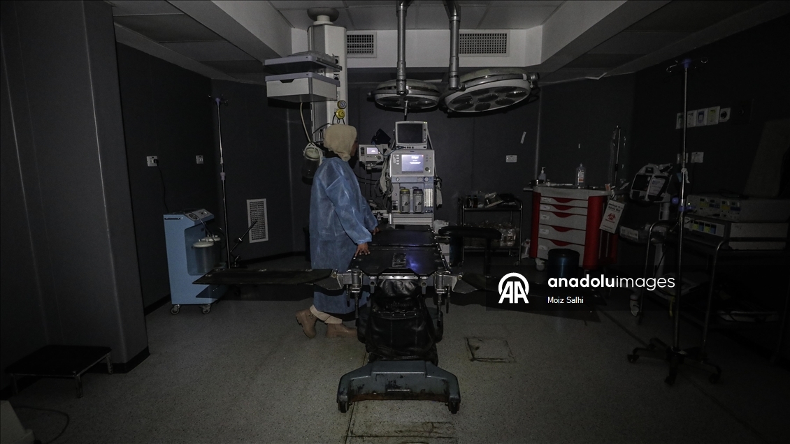 Gazze'deki El-Avde Hastanesinde, jeneratör ve yakıt sıkıntısı hastaların hayatını tehdit ediyor