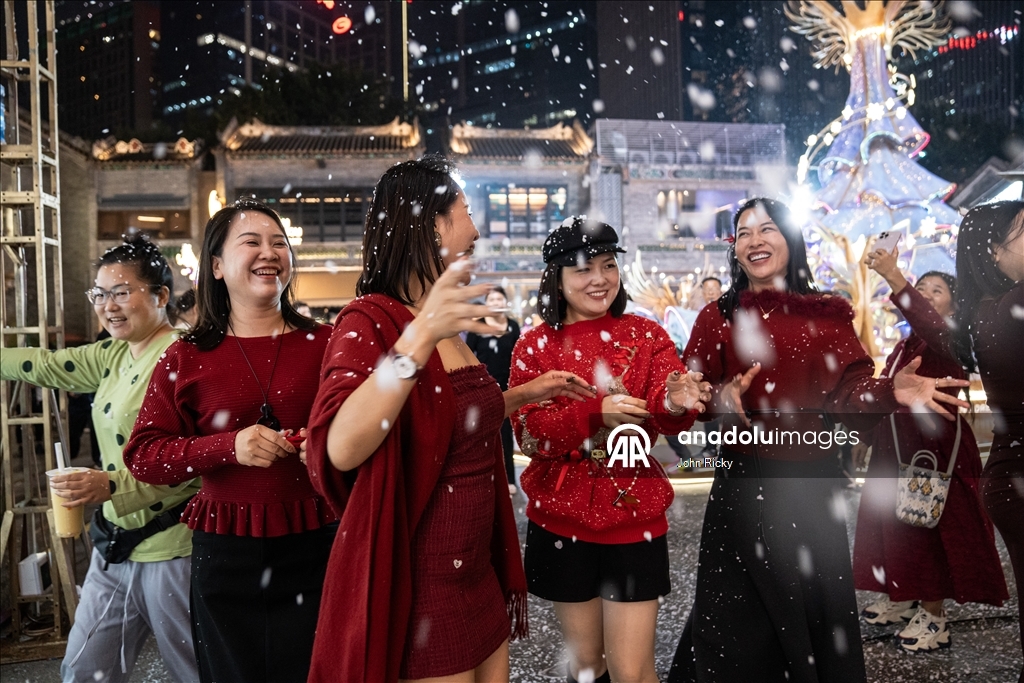 Guangzhou’da Noel atmosferi sokaklara yansıdı