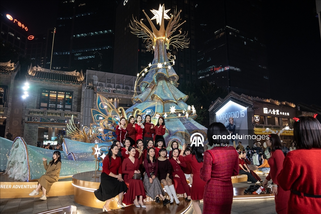 Guangzhou’da Noel atmosferi sokaklara yansıdı