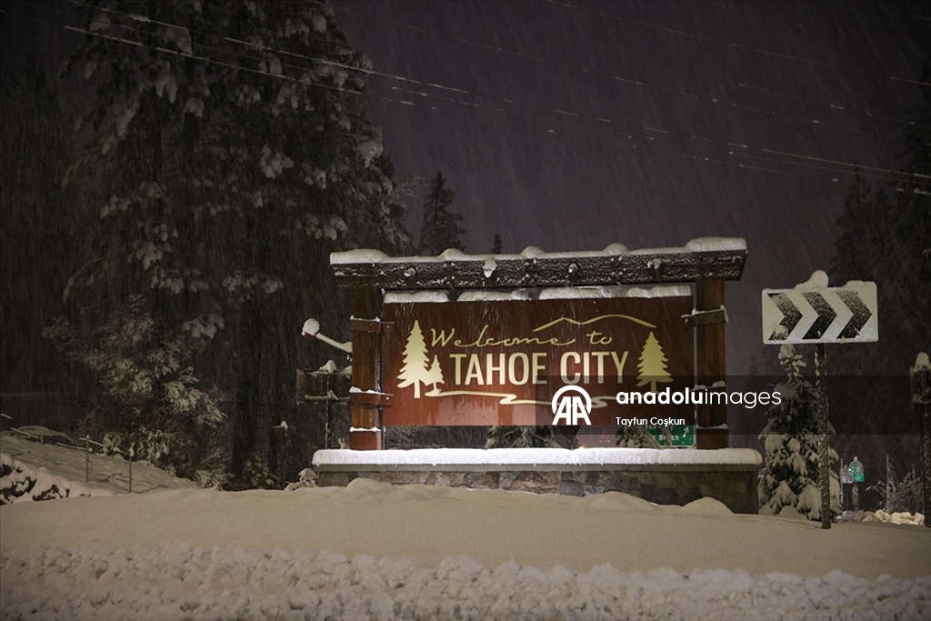 California'da kar yağışı etkili oldu