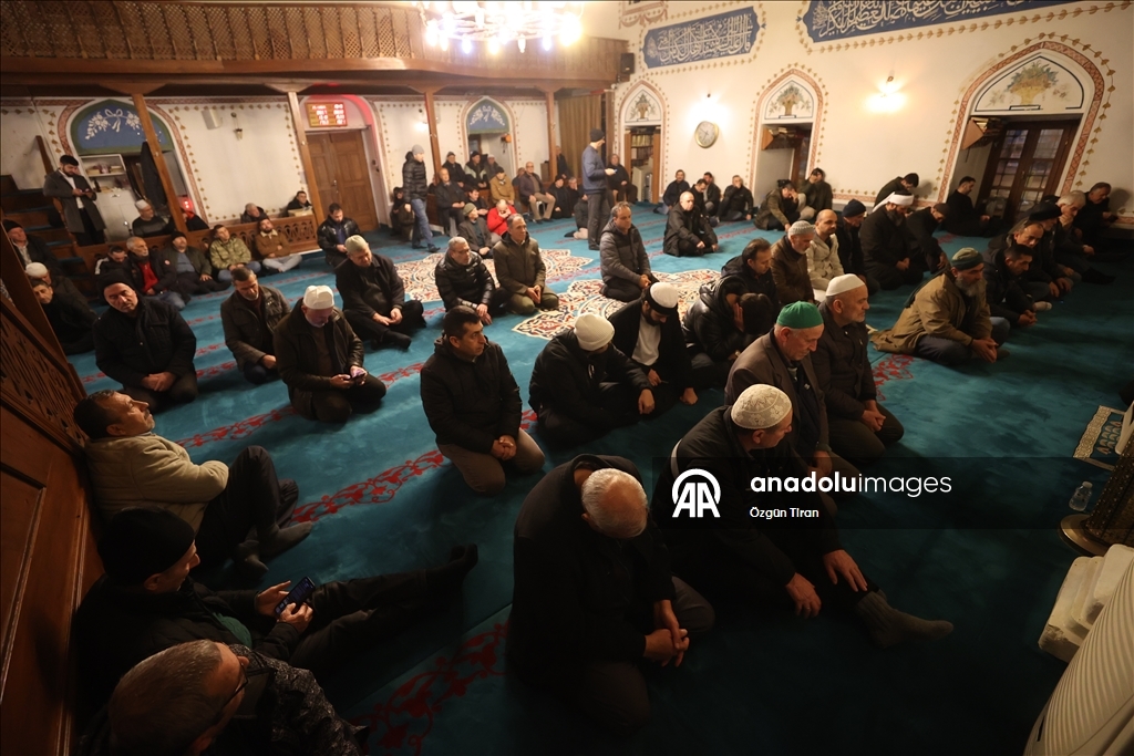 Kırklareli'nde camilerde Regaip Kandili dualarla idrak edildi