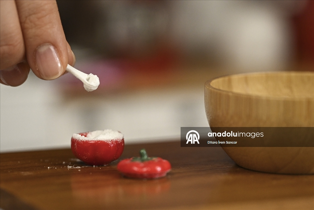 Minyatür mutfakta Türk ve dünya tatları "tek lokmalık" sunuma dönüşüyor