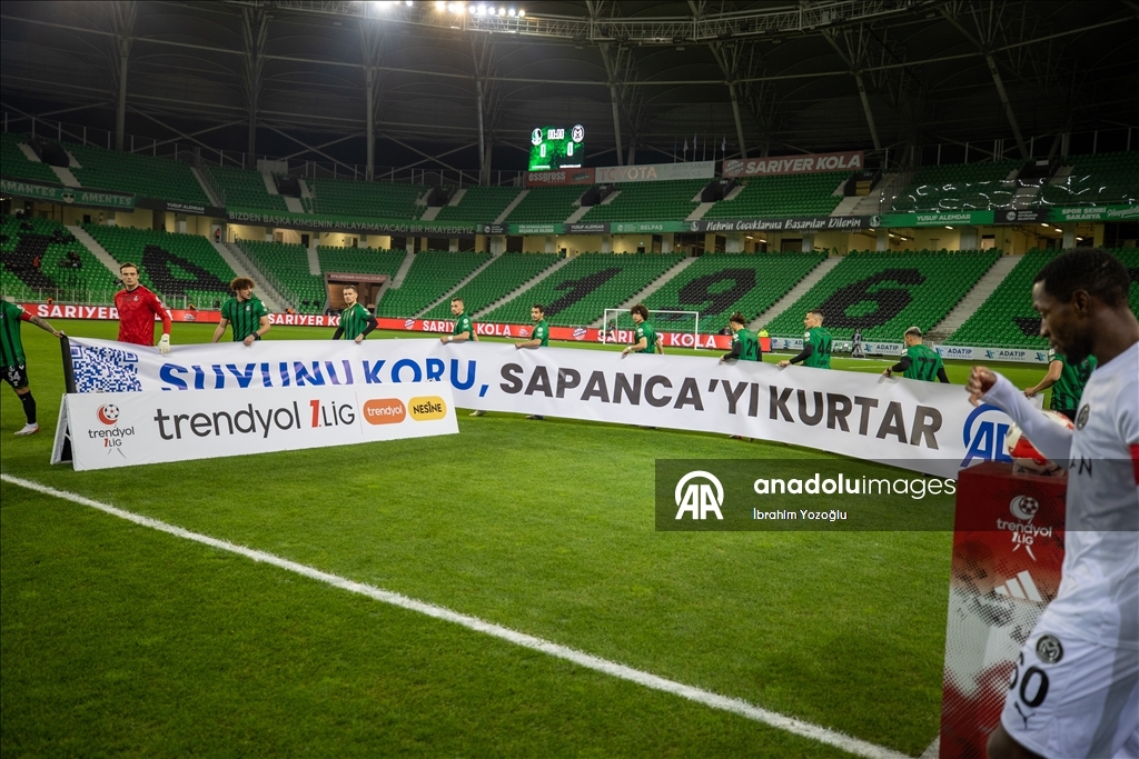 Sakaryaspor, "Suyunu Koru, Sapanca'yı Kurtar" pankartıyla maça çıktı