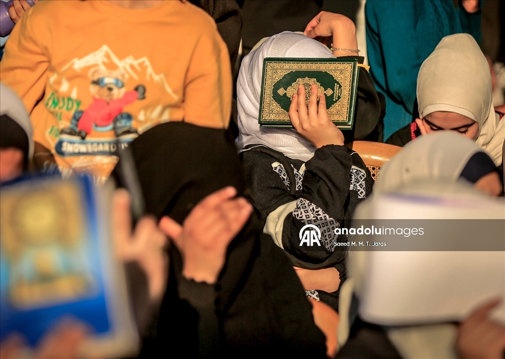 Gazze’de 500 hafız için mezuniyet töreni düzenlendi