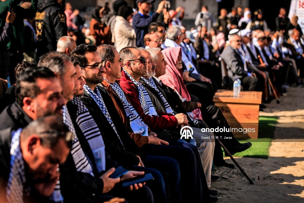 مدينة غزة.. حفل تخرج 168 طبيبًا فلسطينيا بمجمع الشفاء "المدمّر"