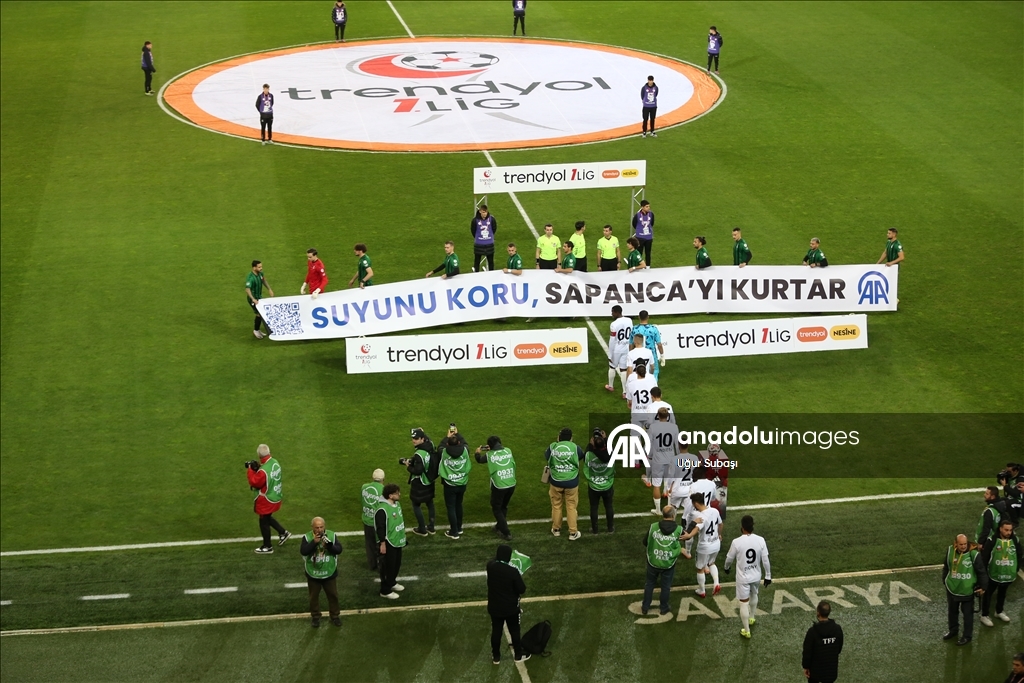 Sakaryaspor "Suyunu Koru, Sapanca'yı Kurtar" pankartıyla maça çıktı