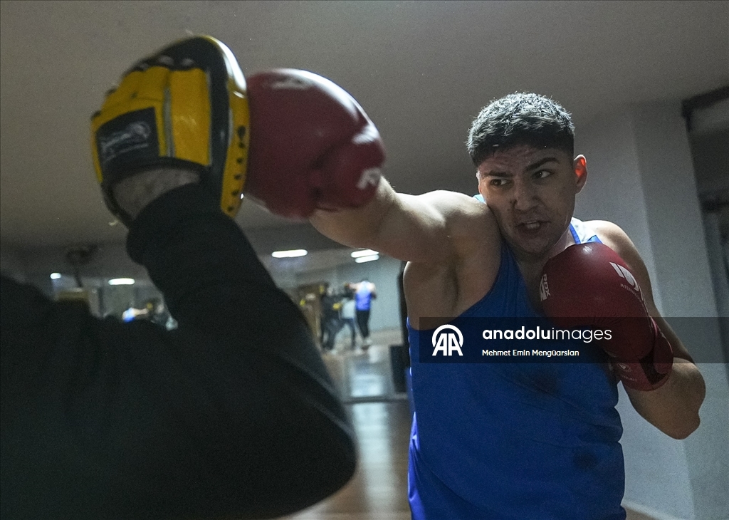 16 yaşında Avrupa şampiyonu olan milli boksörün gözü yükseklerde