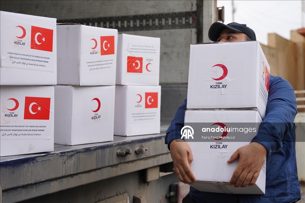 Турецкий Красный Полумесяц доставил помощь пострадавшим от наводнения в Ираке