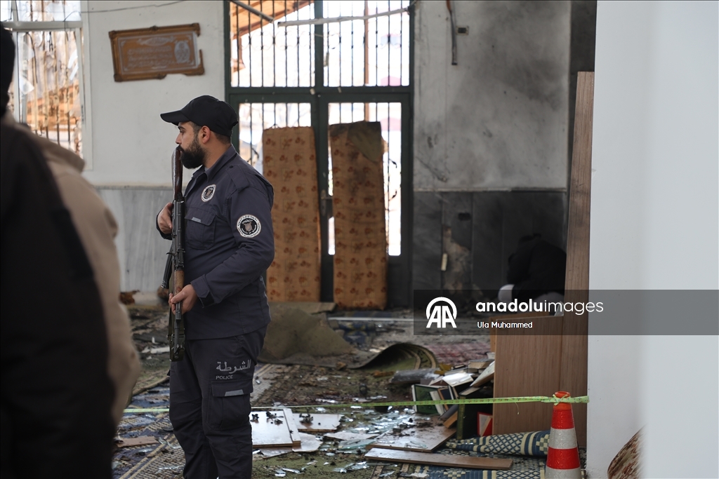 سوريا.. ارتفاع عدد القتلى إلى 8 جراء الانفجار في مسجد بحمص