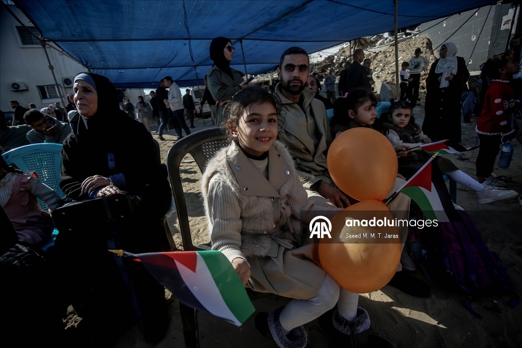 مدينة غزة.. حفل تخرج 168 طبيبًا فلسطينيا بمجمع الشفاء "المدمّر"