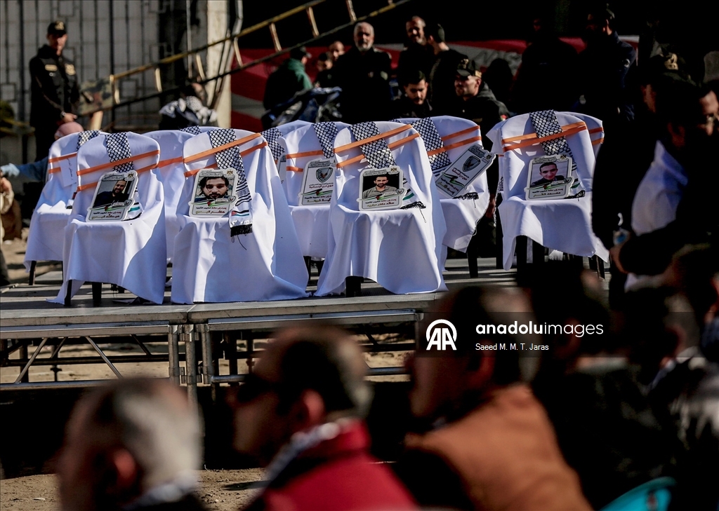 مدينة غزة.. حفل تخرج 168 طبيبًا فلسطينيا بمجمع الشفاء "المدمّر"