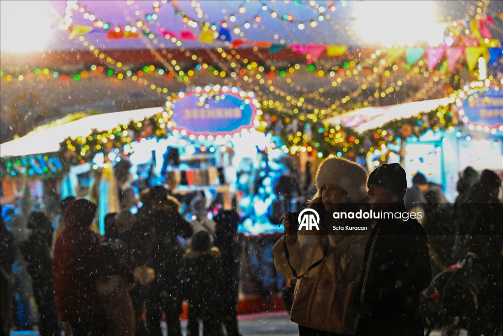 موسكو تتزين بالأضواء لاستقبال العام الجديد