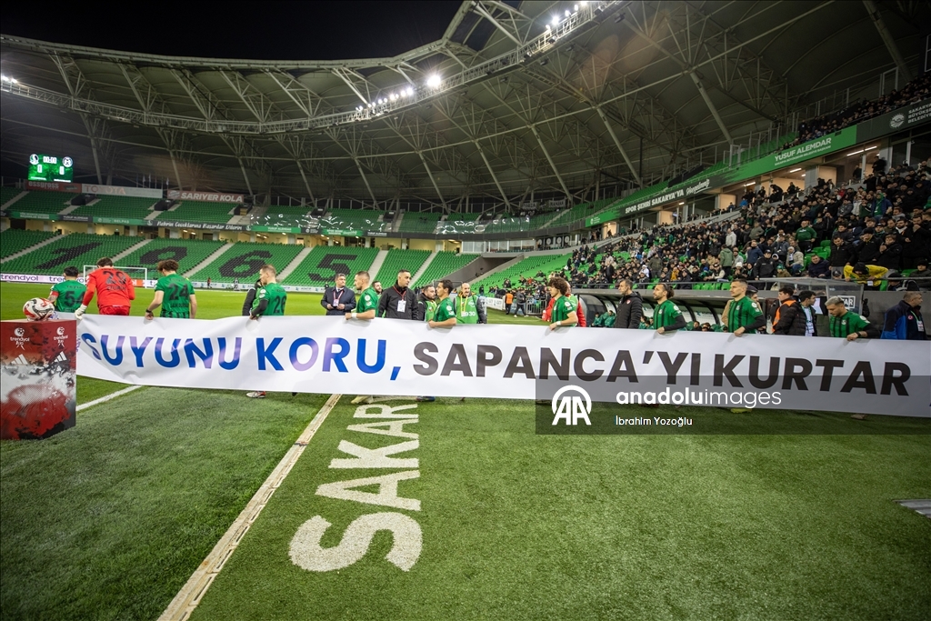 Sakaryaspor, "Suyunu Koru, Sapanca'yı Kurtar" pankartıyla maça çıktı