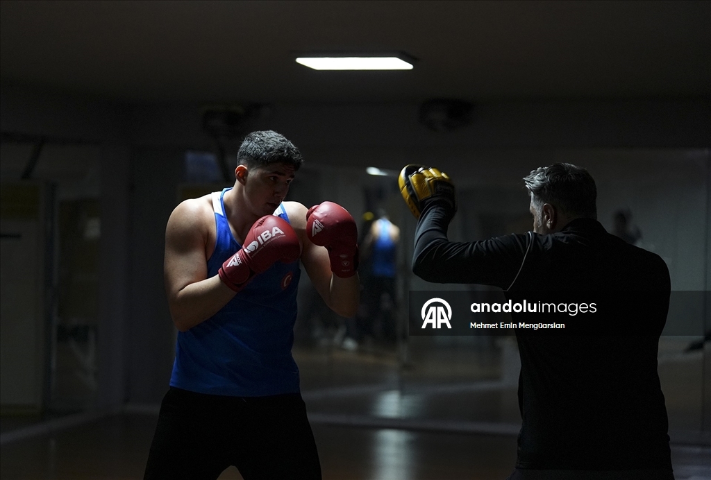 16 yaşında Avrupa şampiyonu olan milli boksörün gözü yükseklerde