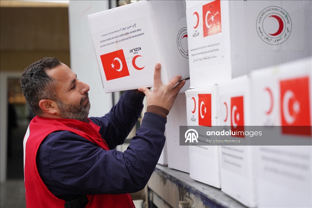 Турецкий Красный Полумесяц доставил помощь пострадавшим от наводнения в Ираке