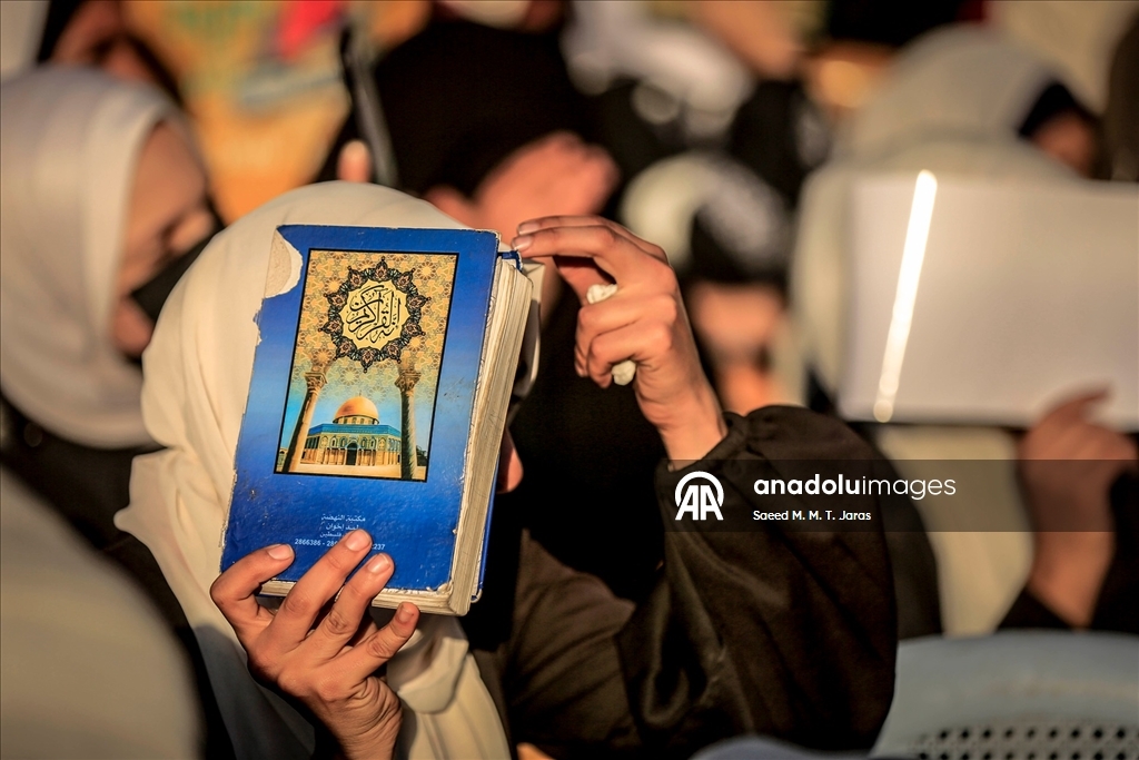 Gazze’de 500 hafız için mezuniyet töreni düzenlendi