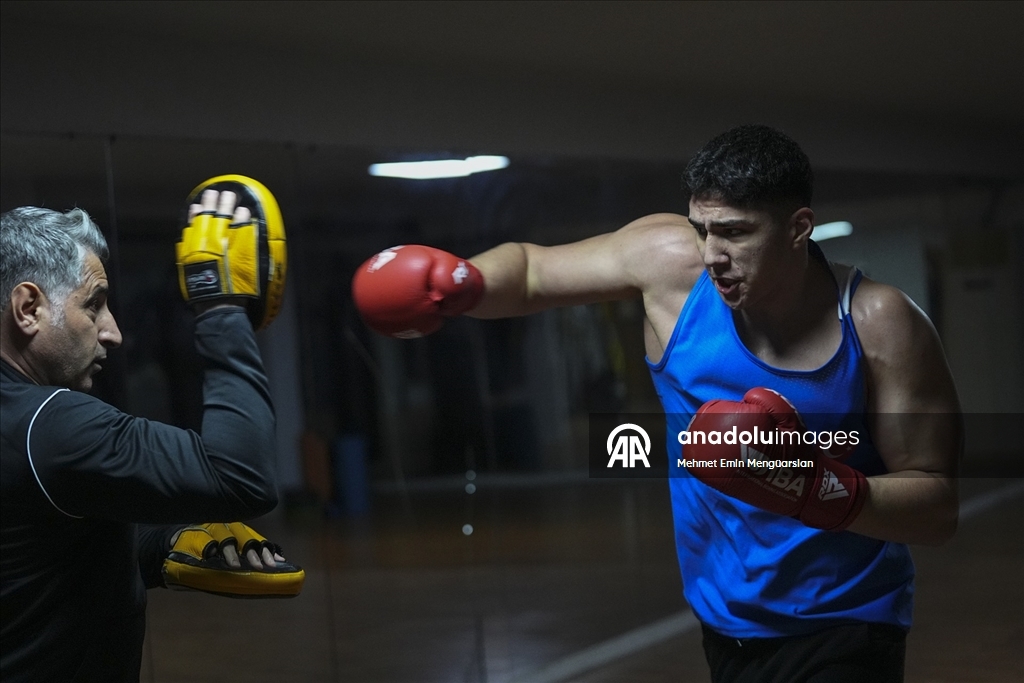 16 yaşında Avrupa şampiyonu olan milli boksörün gözü yükseklerde