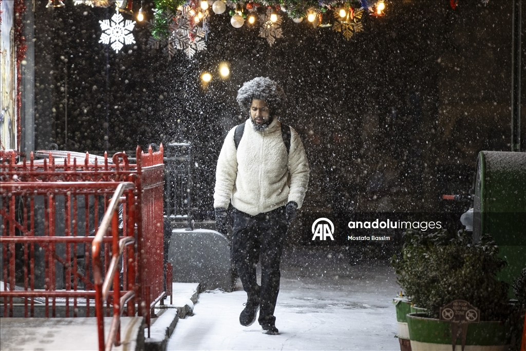 New York'ta kar fırtınası etkili oldu