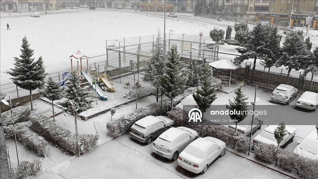 Kayseri ve Yozgat'ta kar yağışı etkili oldu
