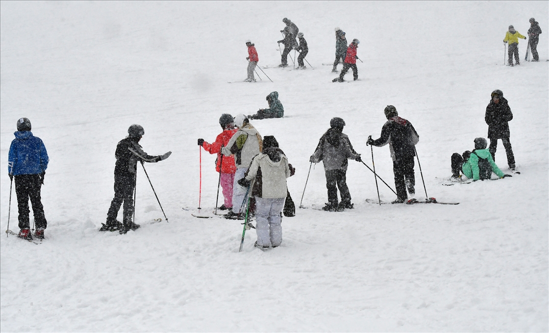 Li Navenda Kaşûnê ya Sariqamîşê di binê berfê da kêfa xweşeqitandinê