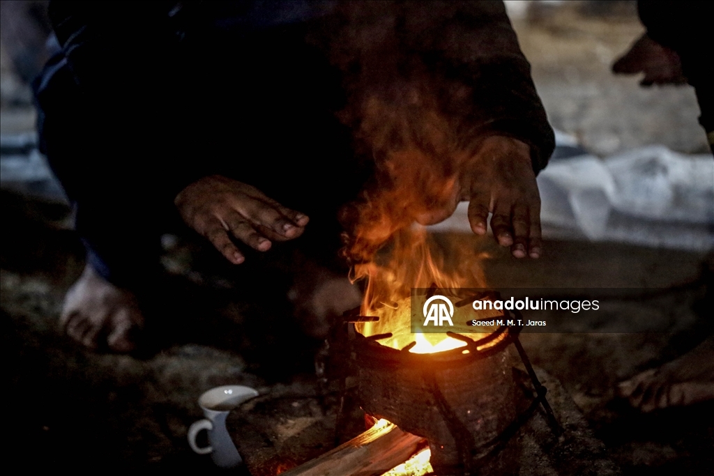 Gazze’de kış şartları Filistinlilerin yaşamını zorlaştırıyor