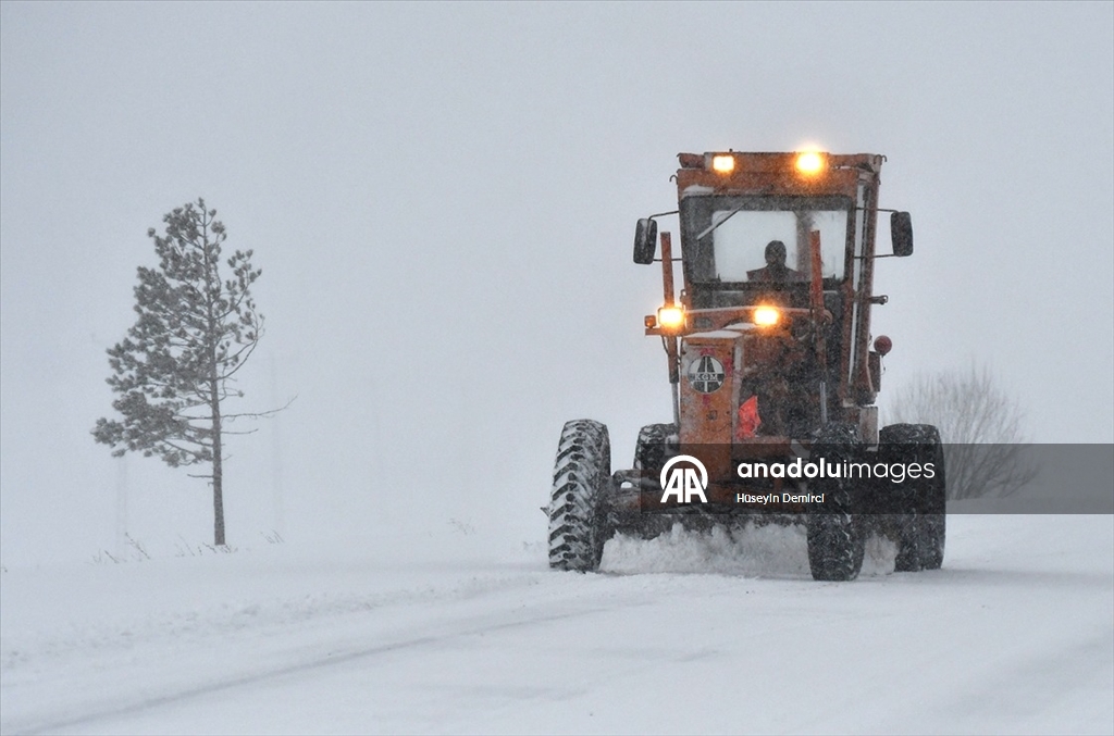 Bazı illerde kar etkili oldu