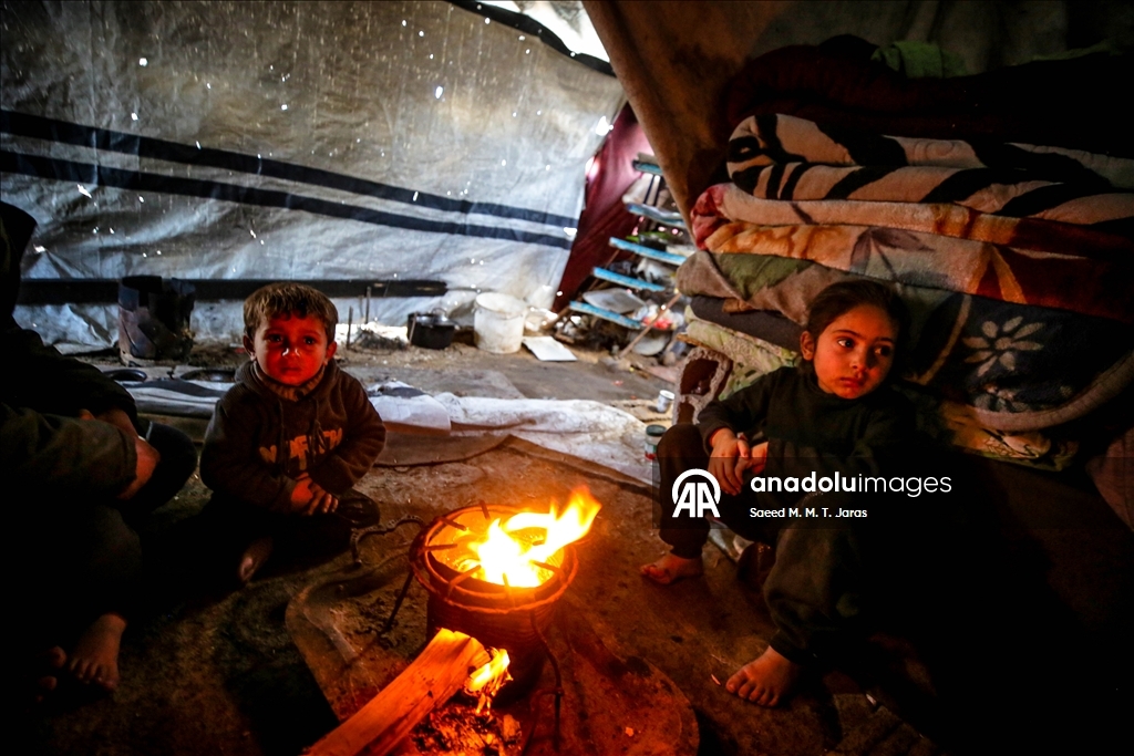 Gazze’de kış şartları Filistinlilerin yaşamını zorlaştırıyor