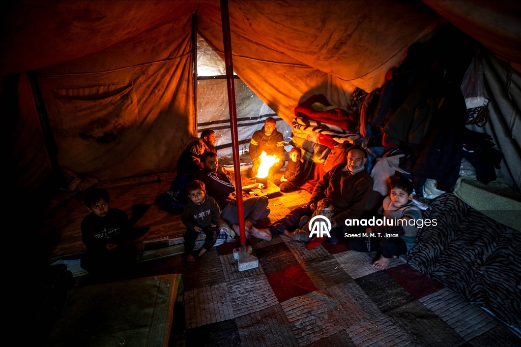 Gazze’de kış şartları Filistinlilerin yaşamını zorlaştırıyor