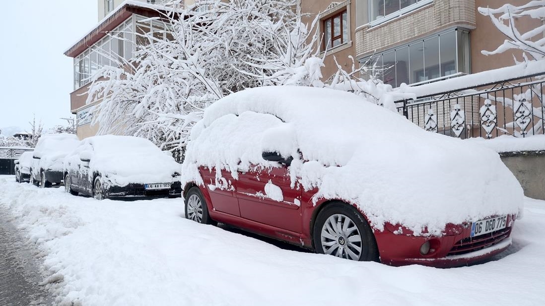 Bazı illerde kar etkili oldu