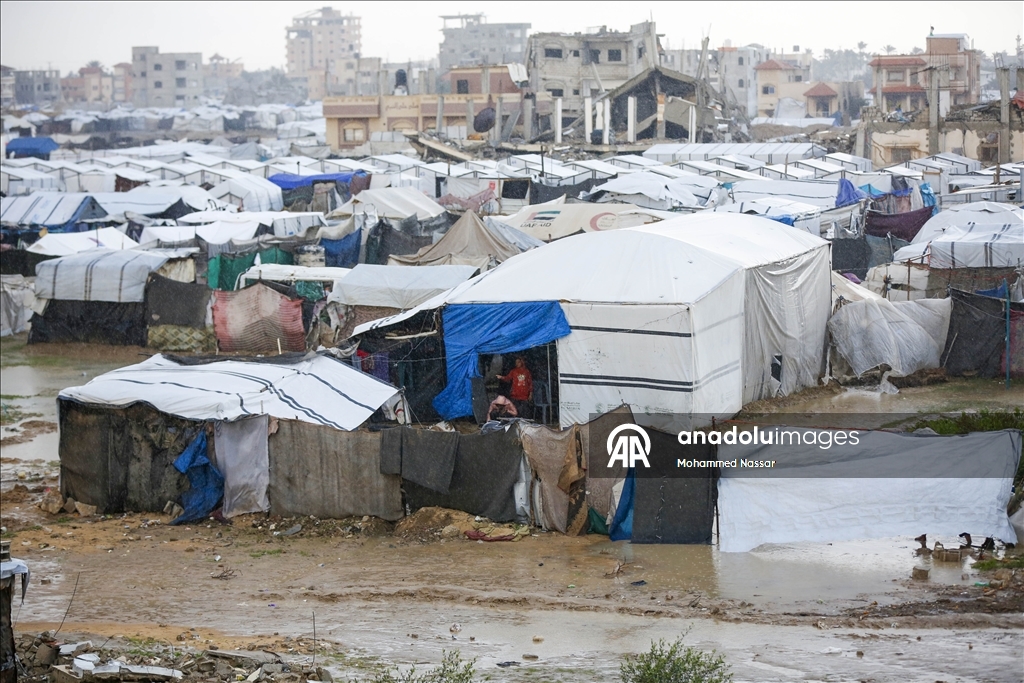 Gazze’de kış şartları Filistinlilerin yaşamını zorlaştırıyor