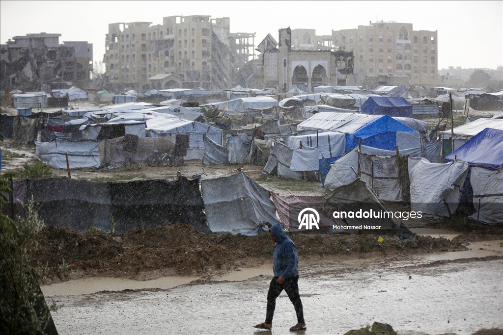 Gazze’de kış şartları Filistinlilerin yaşamını zorlaştırıyor