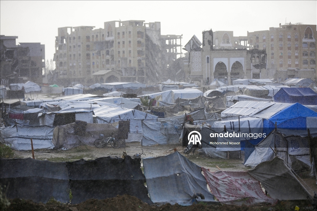 Gazze’de kış şartları Filistinlilerin yaşamını zorlaştırıyor