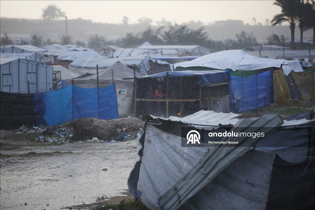 Gazze’de kış şartları Filistinlilerin yaşamını zorlaştırıyor