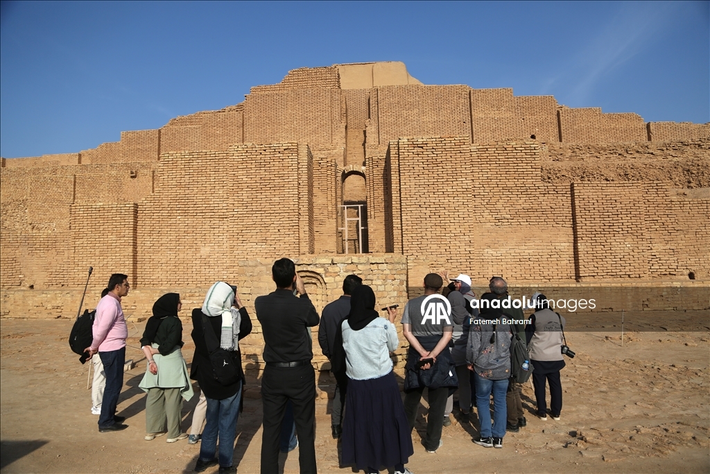 Зиккурат Чога-Занбиль - выдающийся памятник эламской цивилизации