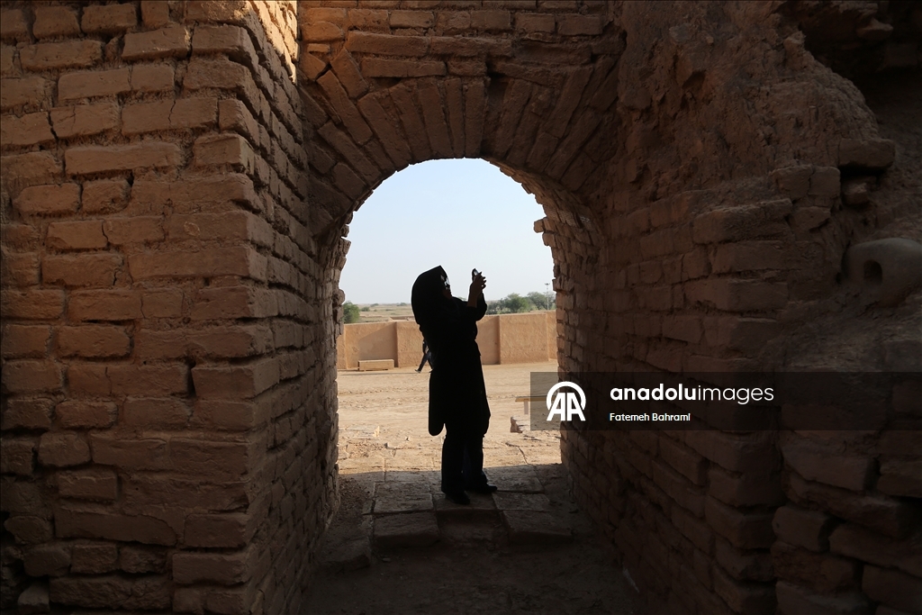 Зиккурат Чога-Занбиль - выдающийся памятник эламской цивилизации