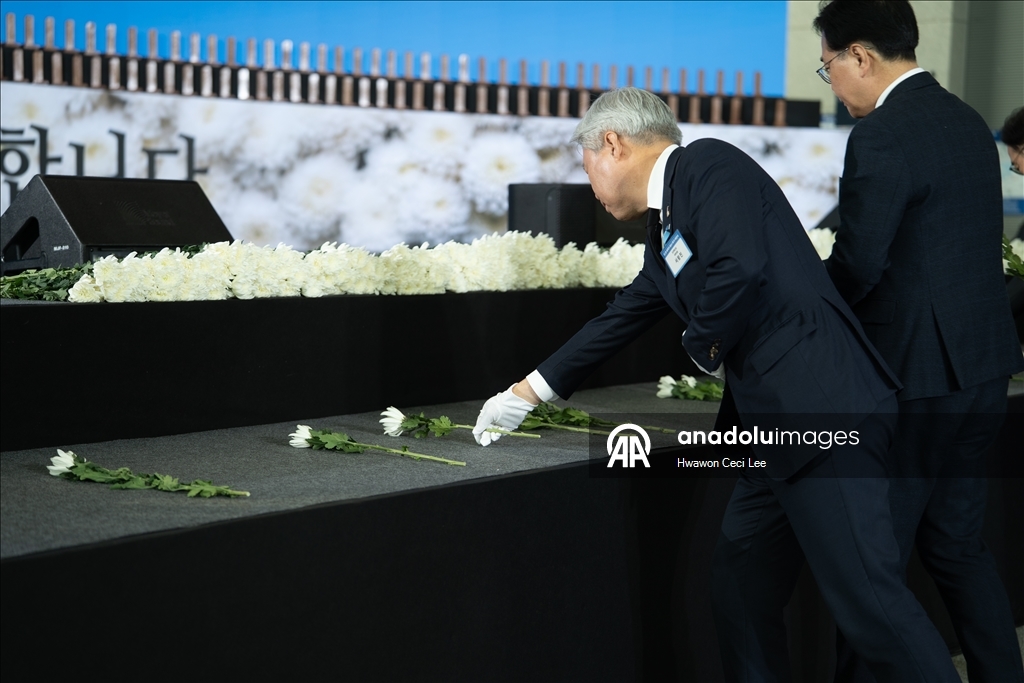 В Южной Корее почтили память авиакатастрофы рейса Jeju Air