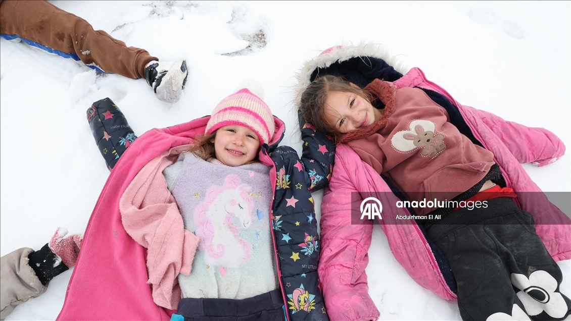 Suriye’nin kuzeyinde Barış Pınarı Harekatı bölgesi beyaza büründü