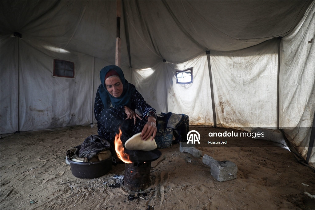 Повседневная жизнь среди руин в лагере Нусейрат в Газе