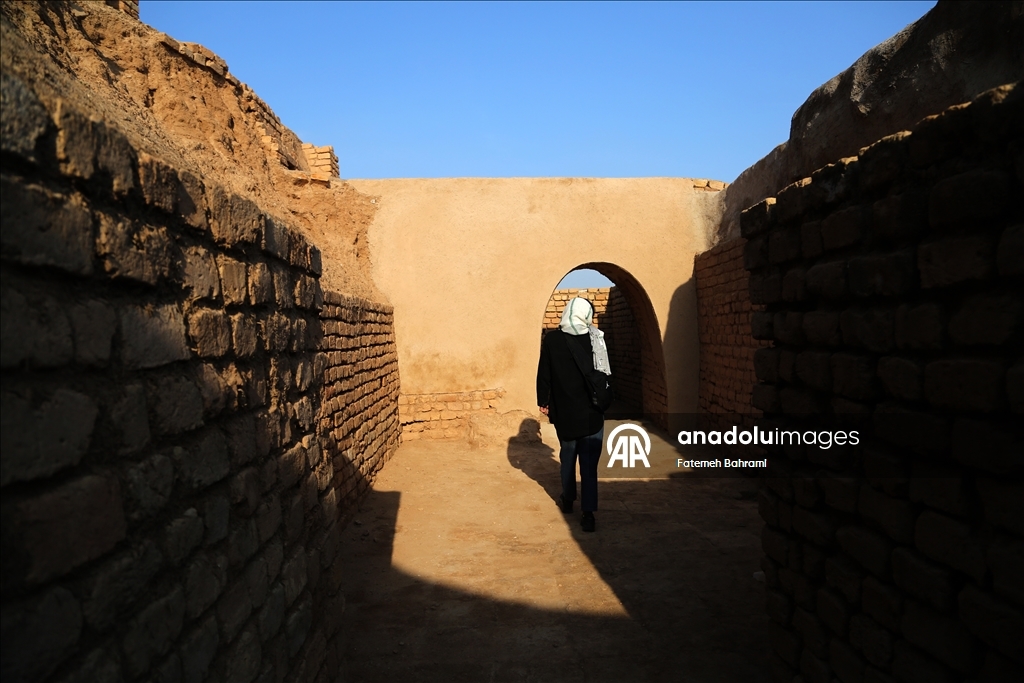 Зиккурат Чога-Занбиль - выдающийся памятник эламской цивилизации