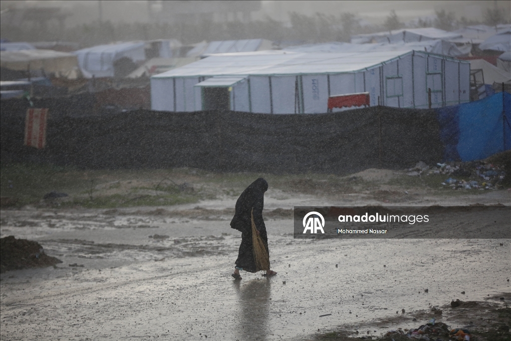 Gazze’de kış şartları Filistinlilerin yaşamını zorlaştırıyor