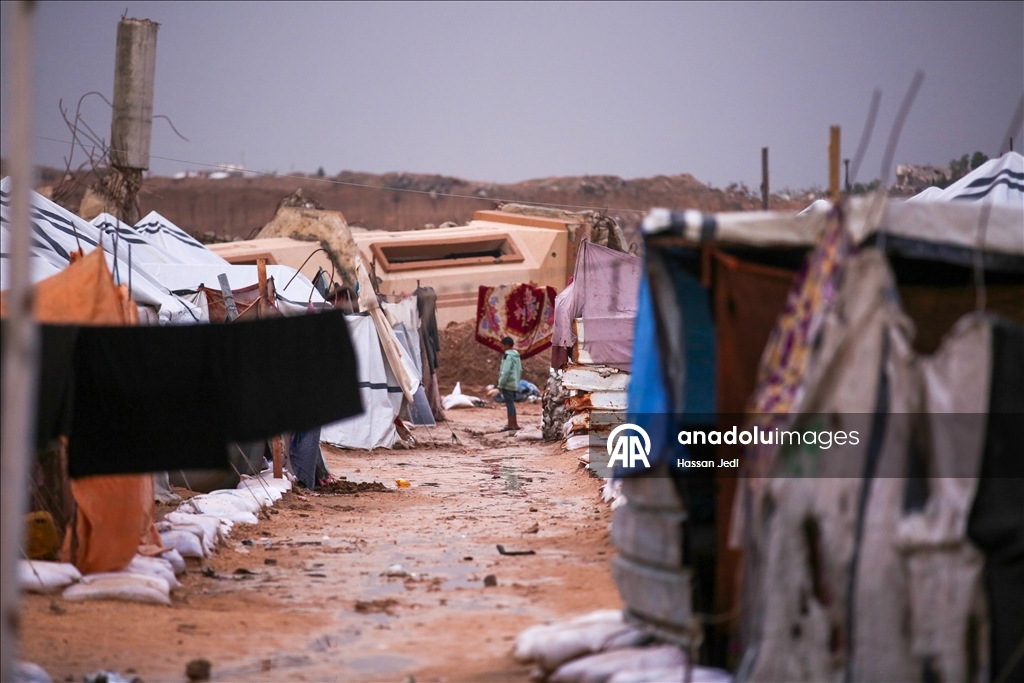 Повседневная жизнь среди руин в лагере Нусейрат в Газе