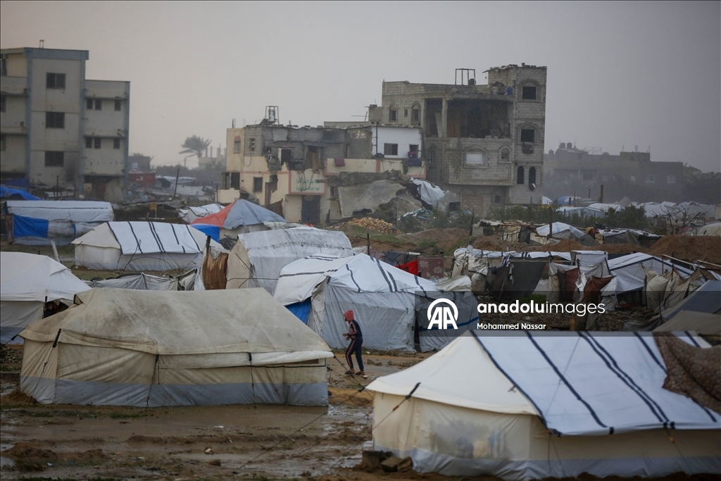 Gazze’de kış şartları Filistinlilerin yaşamını zorlaştırıyor
