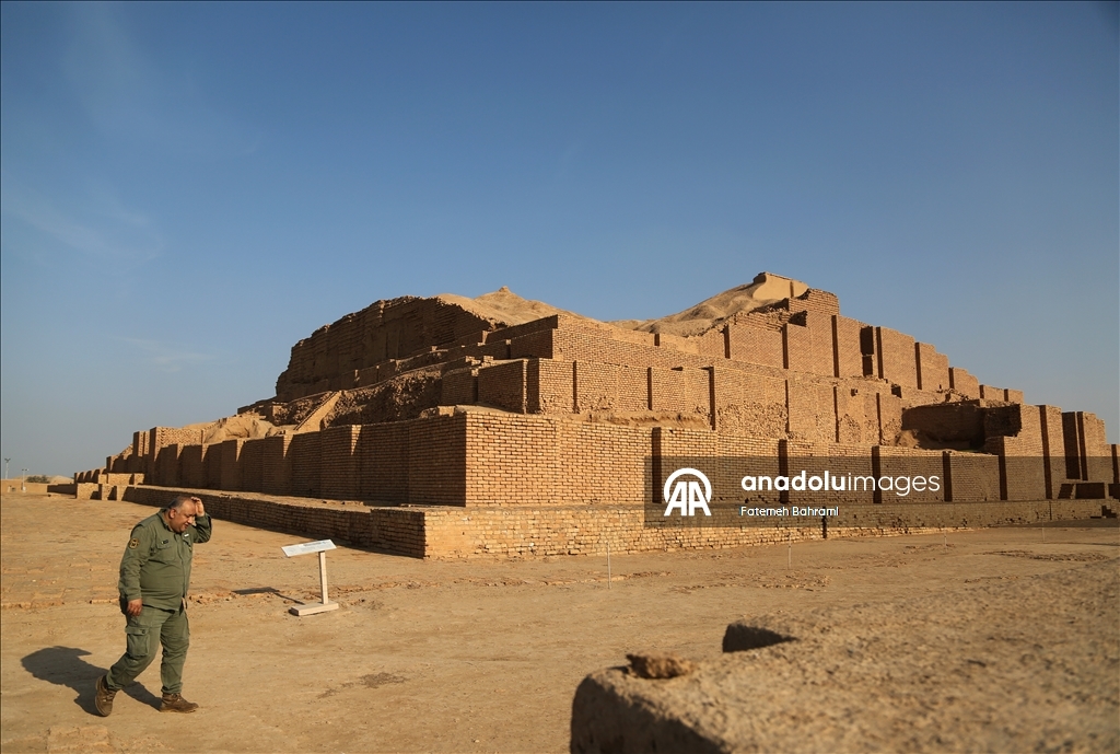 Зиккурат Чога-Занбиль - выдающийся памятник эламской цивилизации
